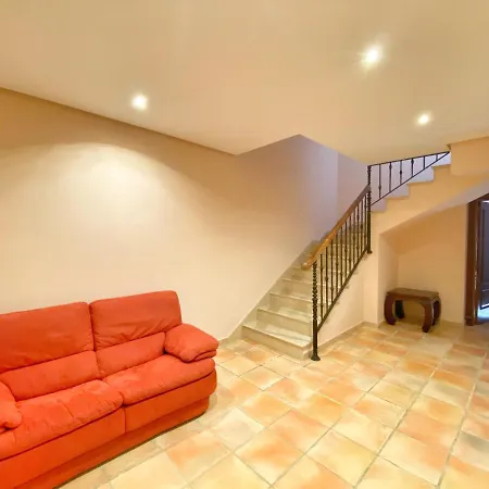 Golden Mile Villa *